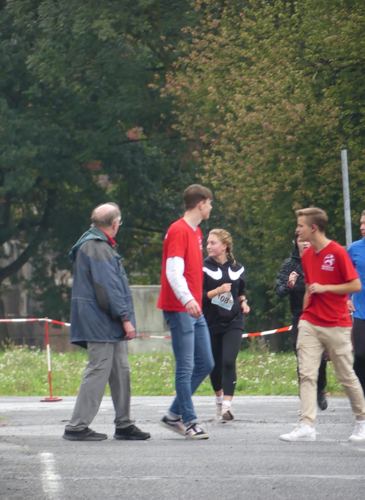 Bild vom 13. Benefizlauf im Jahr 2022. Dies ist das 193. Bild.